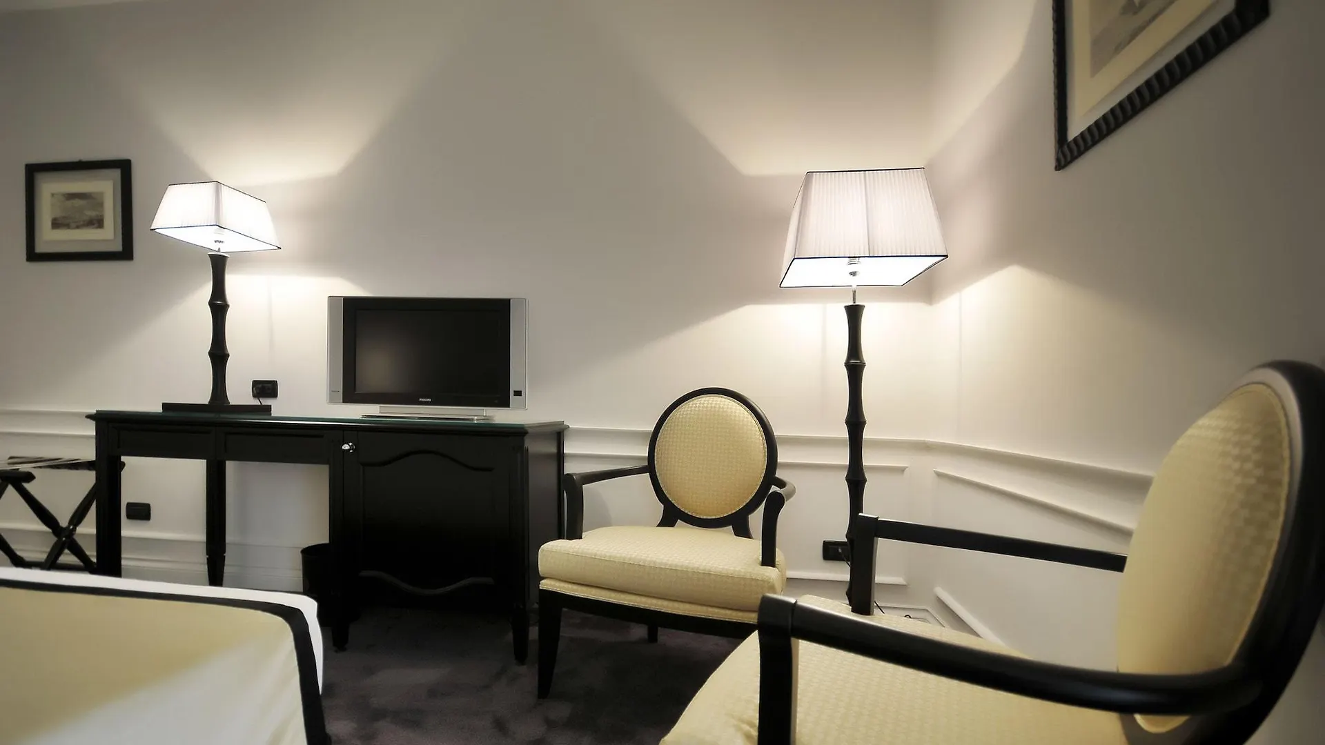 Grand Hotel Oriente Неаполь 4*,  Италия