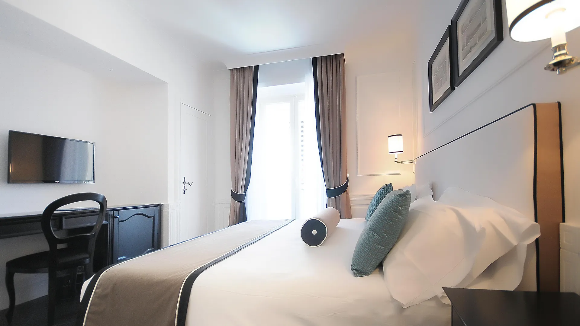 Grand Hotel Oriente Неаполь 4*,  Италия